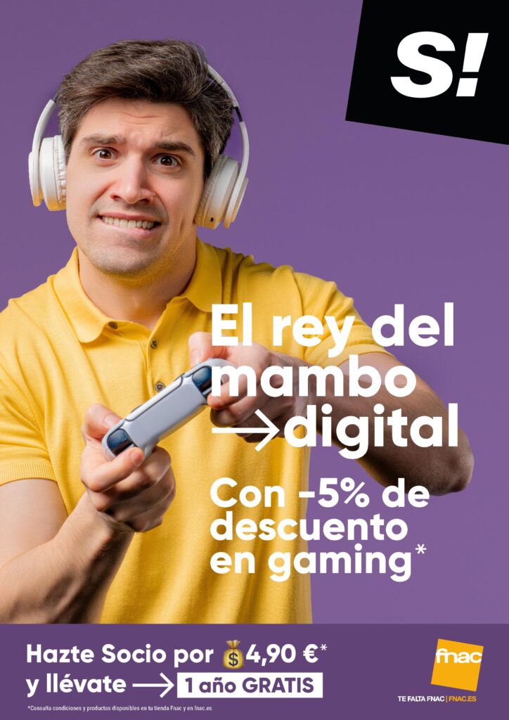 Joven con auriculares blancos sosteniendo un mando de consola sobre fondo morado en un diseño publicitario de Fnac